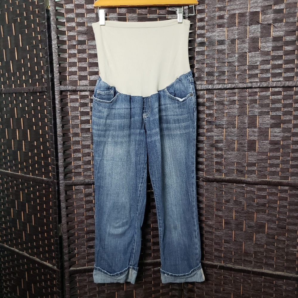 👖3/$20👖Indigo Blue Maternity Cropped Jeans